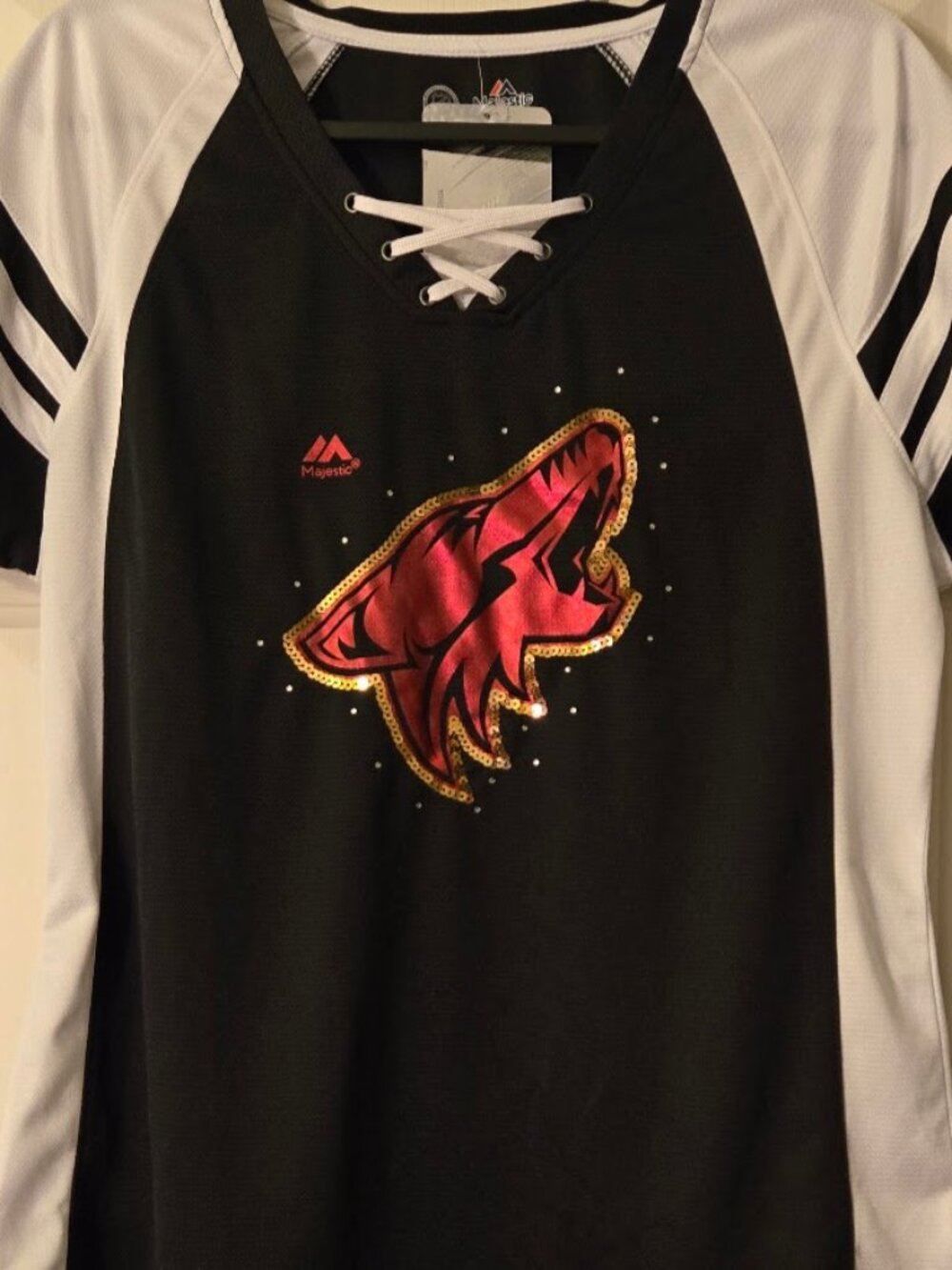 NHL Arizona Coyotes Women's Lace Up V-Neck Shirt Rhinestone Logo Black